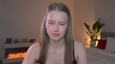 Ella online show from April 23, 2026, 6:21 pm