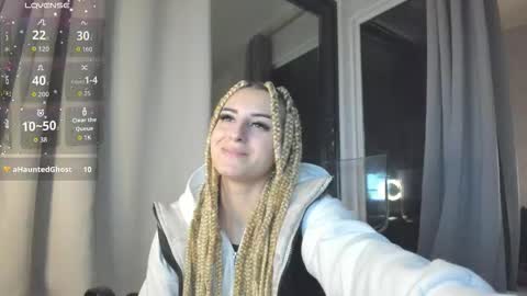 ella_vee online show from October 25, 2025, 3:14 am