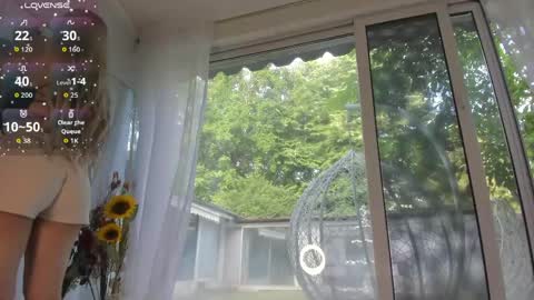 ella_vee online show from June 4, 2026, 4:51 am
