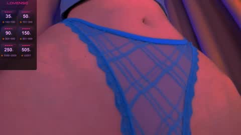 ellaamber online show from November 28, 2025, 1:19 am