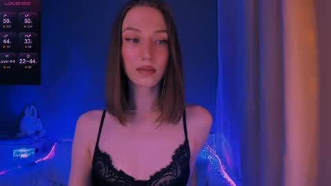 ellaamber online show from April 1, 2026, 9:21 am