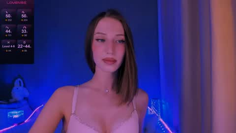 Snapshot of ellaamber chatting on May 25, 2026, 4:35 pm ellaamber online show from May 25, 2026, 4:35 pm