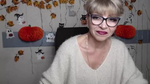 EllaBonito online show from November 16, 2025, 6:41 am