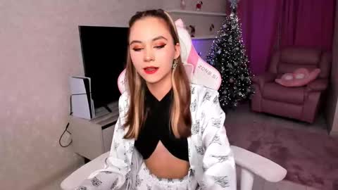 ellacurtis online show from December 21, 2025, 6:04 pm