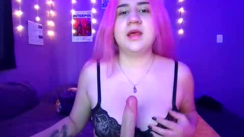 Ella Frannz online show from May 9, 2026, 10:59 pm
