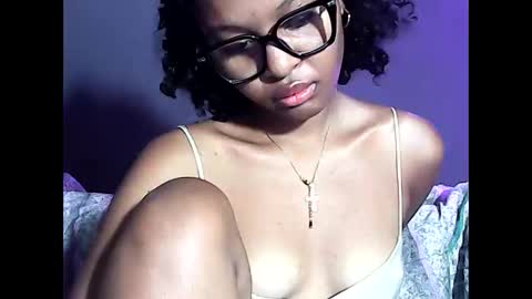 ellah245 online show from June 5, 2026, 12:39 am