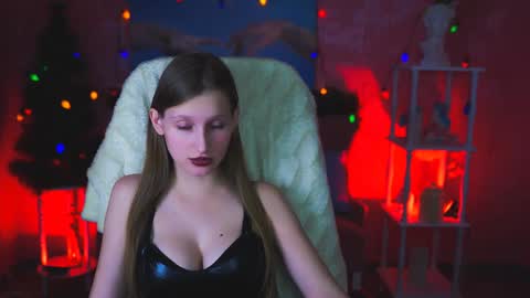 Ella online show from December 5, 2024, 5:06 pm