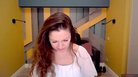 EllaLongs online show from February 18, 2025, 3:32 pm