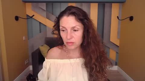 EllaLongs online show from July 17, 2026, 11:39 am