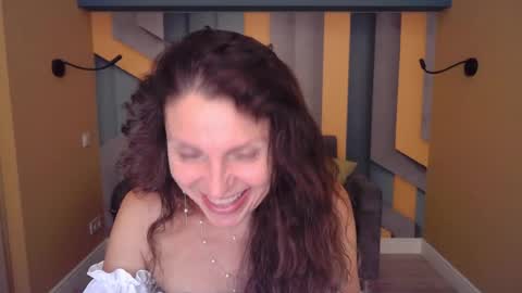 EllaLongs online show from July 18, 2026, 11:14 am
