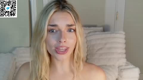 Snapshot of ellalowe chatting on July 10, 2026, 2:05 am ellalowe online show from July 10, 2026, 2:05 am
