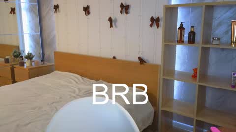 ellamilla online show from December 29, 2024, 11:50 am