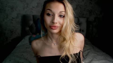 Snapshot of ellamilla chatting on June 2, 2026, 3:36 pm ellamilla online show from June 2, 2026, 3:36 pm