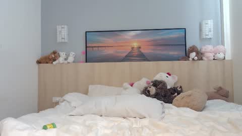 Snapshot of ellamirax chatting on June 13, 2026, 2:09 am Ella Mira online show from June 13, 2026, 2:09 am