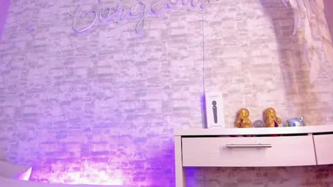 Ella online show from February 20, 2025, 10:59 am