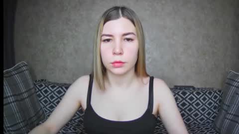 EllaNuar online show from December 12, 2024, 1:21 am