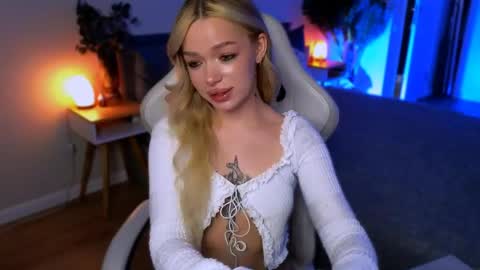 Snapshot of ellatwox chatting on April 27, 2026, 5:49 am Ella online show from April 27, 2026, 5:49 am