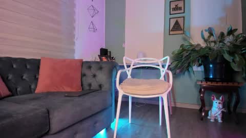 Snapshot of elle_lane chatting on June 2, 2026, 4:14 am Elle online show from June 2, 2026, 4:14 am