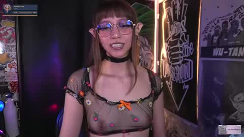 follow me on instagram .    online show from September 22, 2025, 5:37 pm