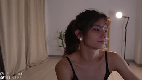 Linda Restrepo online show from January 22, 2025, 11:32 pm