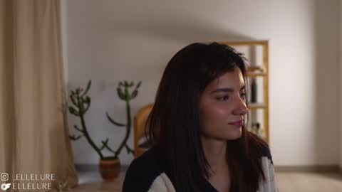 Linda Restrepo online show from February 6, 2025, 10:00 pm