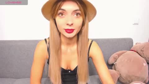 ellen_flow online show from December 11, 2024, 8:28 pm