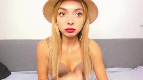 ellen_flow online show from February 18, 2025, 9:31 pm