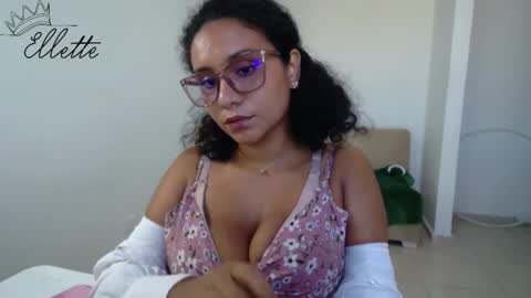 princess online show from February 6, 2025, 8:34 pm