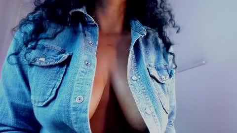  Ellie   online show from January 30, 2025, 3:29 pm