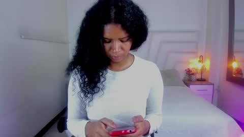  Ellie   online show from February 5, 2025, 12:27 pm