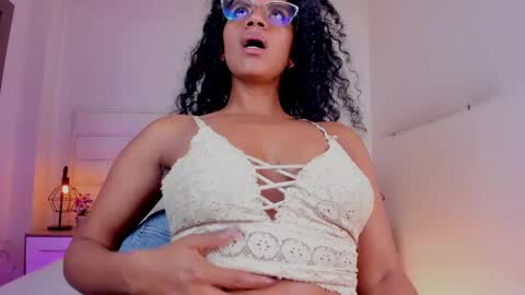  Ellie   online show from March 7, 2025, 6:33 pm