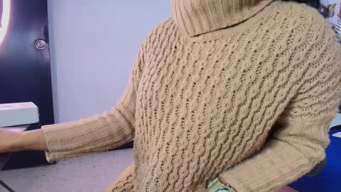  Ellie   online show from September 9, 2025, 11:54 am