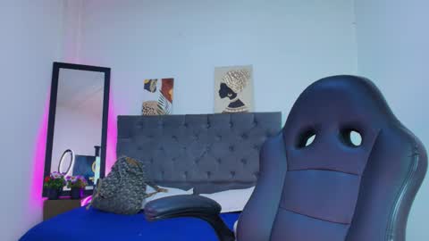  Ellie   online show from September 10, 2025, 11:54 am