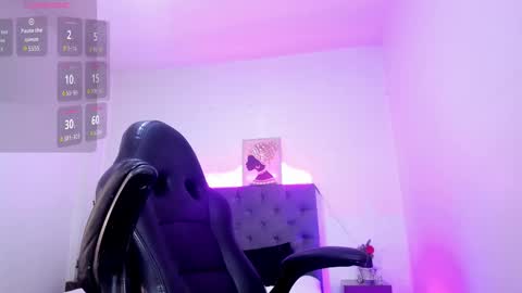  Ellie   online show from October 14, 2025, 12:17 pm