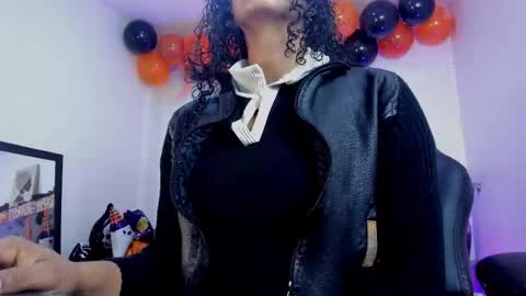  Ellie   online show from November 3, 2025, 2:29 pm