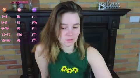 Snapshot of ellie_babyy chatting on May 6, 2026, 7:35 am Ellie online show from May 6, 2026, 7:35 am