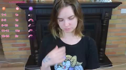 Snapshot of ellie_babyy chatting on June 9, 2026, 2:06 pm Ellie online show from June 9, 2026, 2:06 pm