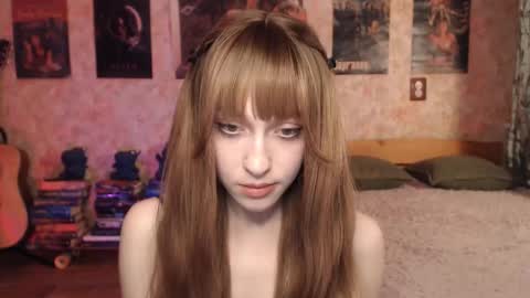 ellie_friendly online show from March 19, 2026, 12:25 am
