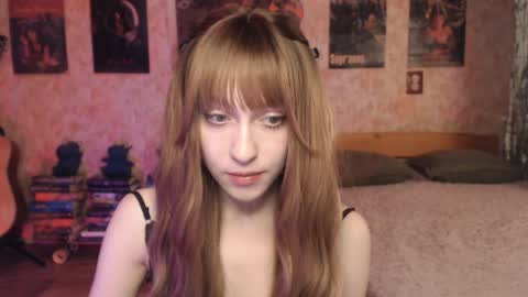 ellie_friendly online show from April 15, 2026, 11:38 pm