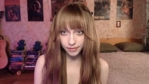 Snapshot of ellie_friendly chatting on May 9, 2026, 12:27 am ellie_friendly online show from May 9, 2026, 12:27 am