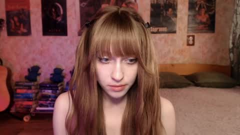 Snapshot of ellie_friendly chatting on May 27, 2026, 11:24 pm ellie_friendly online show from May 27, 2026, 11:24 pm