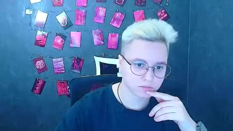 Snapshot of ellie_kisess chatting on March 23, 2026, 12:20 pm Ellie online show from March 23, 2026, 12:20 pm