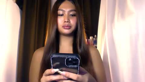 Snapshot of elliecummers chatting on May 17, 2026, 1:36 am ellie online show from May 17, 2026, 1:36 am