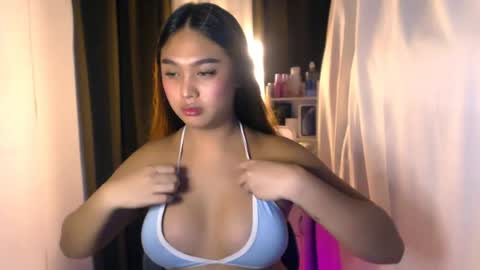 Snapshot of elliecummers chatting on June 28, 2026, 5:52 pm ellie online show from June 28, 2026, 5:52 pm