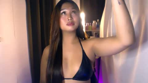 Snapshot of elliecummers chatting on July 24, 2026, 2:37 pm ellie online show from July 24, 2026, 2:37 pm