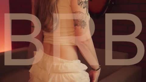 elliecutes online show from October 14, 2025, 5:08 am