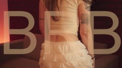 elliecutes online show from October 17, 2025, 8:17 am