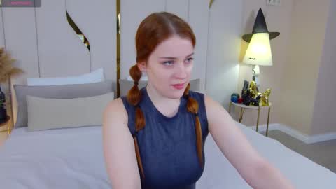 EllieLarson online show from October 25, 2025, 5:08 pm