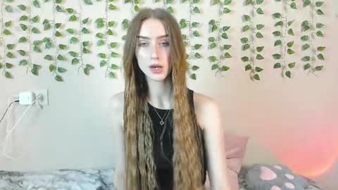 Snapshot of ellierough chatting on June 15, 2026, 3:31 am ellierough online show from June 15, 2026, 3:31 am
