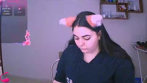 Snapshot of ellies_8 chatting on February 18, 2025, 4:05 pm Ellie online show from February 18, 2025, 4:05 pm